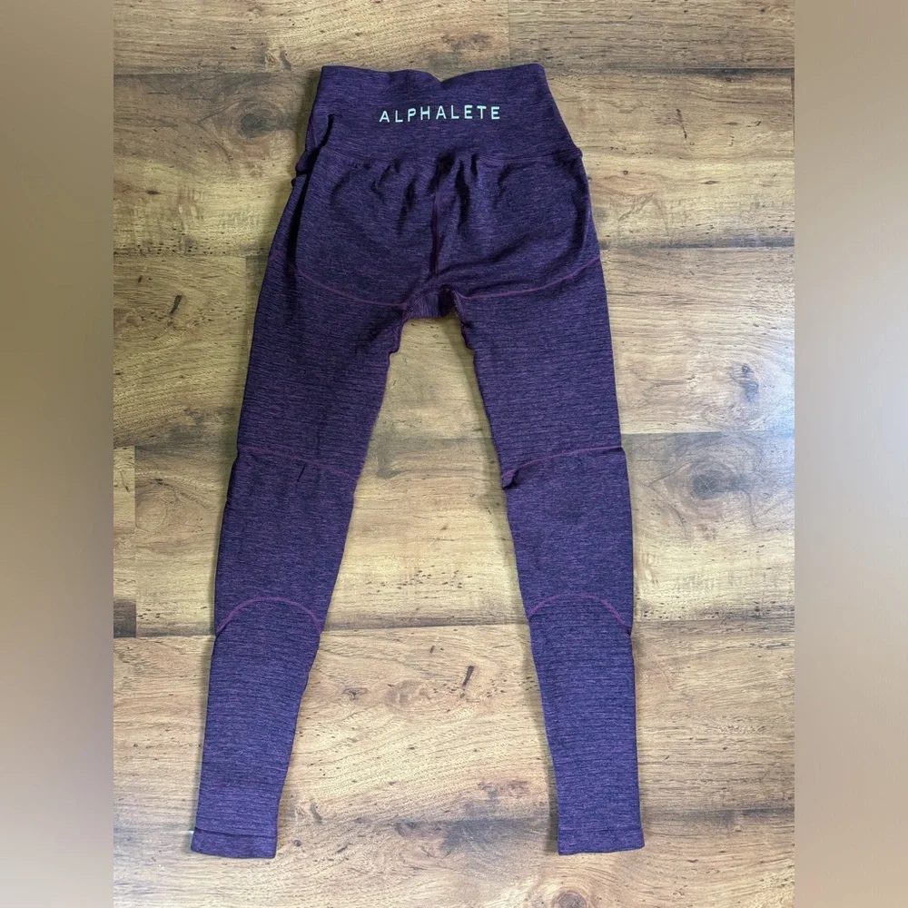 High Waisted Alphalete Leggings - Picture 3 of 4
